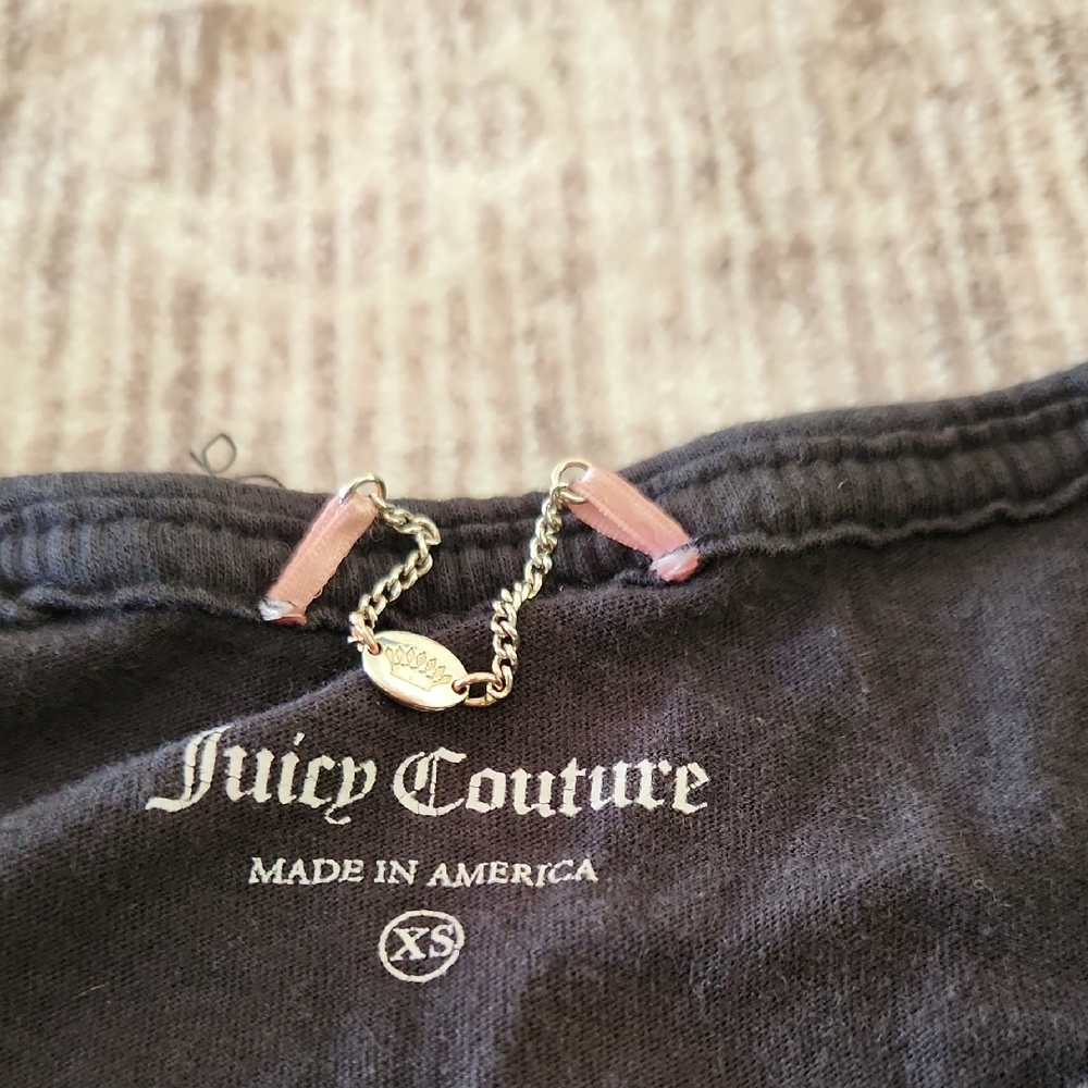 Juicy Couture Black Sleeveless Top with Pink Hashtag Graphic - Picture 2 of 8